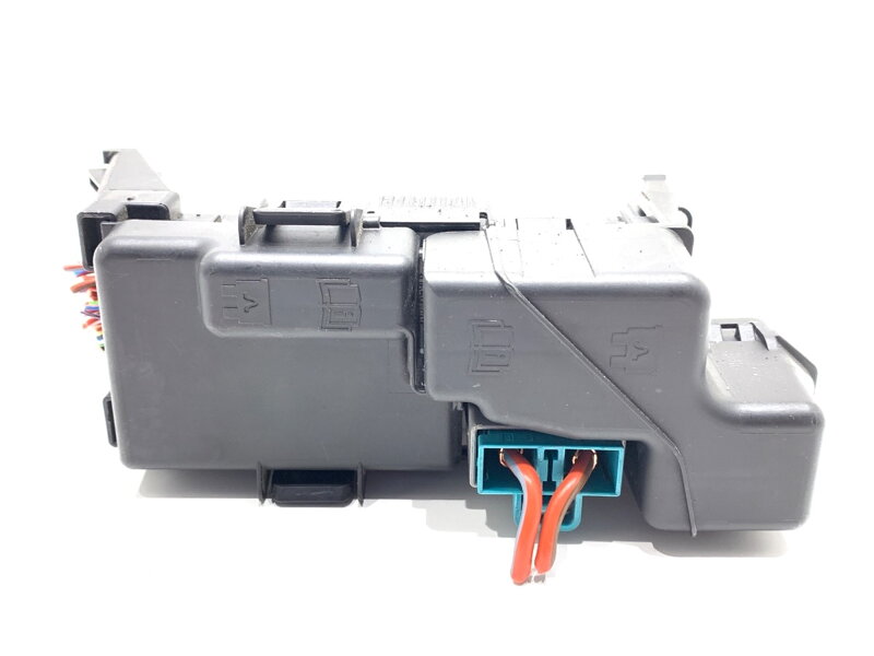 Pojistková skříňka Volvo V60 I (155, 157) 2010 - 2018