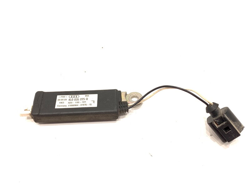 Zesilovač anténní Audi Q7 (4LB) 2006 - 2016 4L0035225Q