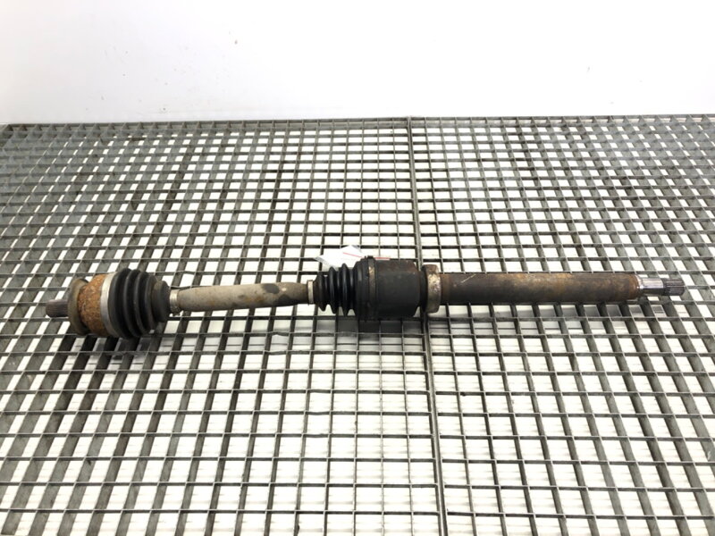 Poloosa pravá přední Volvo V50 (545) 2003 - 2012