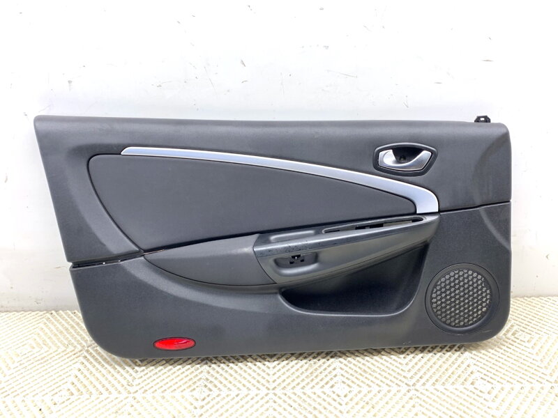 Tapecírung dveří levý přední Renault Megane CC (EZ0/1_) 2010 - 2022