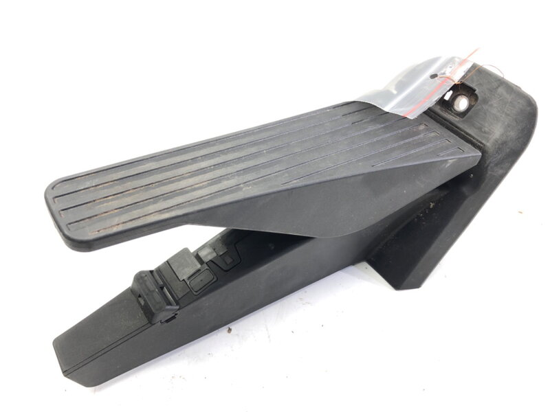 Plynový pedál Volvo V90 II Kombi (235, 236) 2016 - 2022 32212453