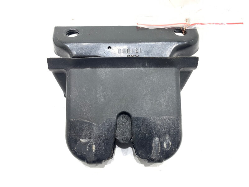 Zámek víka kufru zadní Audi A3 (8L1) 1996 - 2006 8L0827520C
