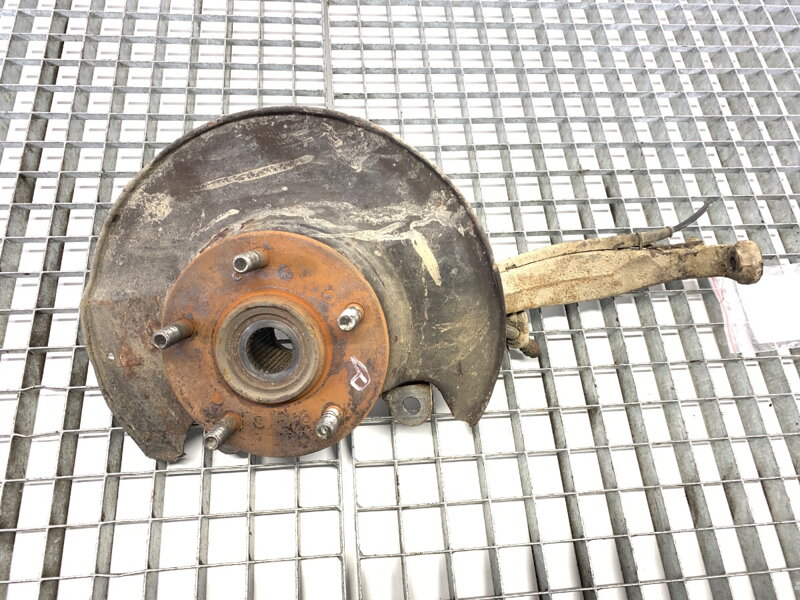 Otoč pravá přední Honda Cr-v I (RD) 1995 - 2002