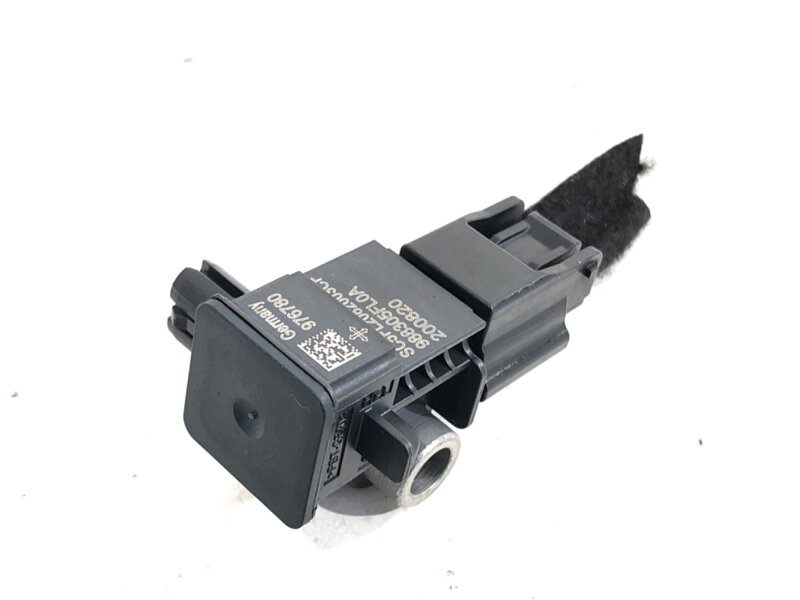 Čidlo nárazu Renault Clio V (B7_) 2019 - 2022 988305FL0A