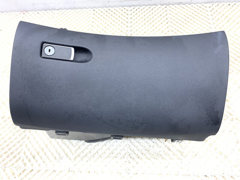 Odkládací schránka spolujezdce Mercedes-benz CLS (C257) 2017 - 2022 2136800091