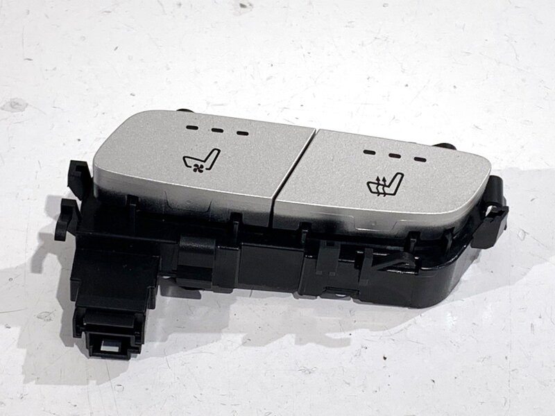 Vyhřívání wentylacji sedadla pravý Mercedes-benz CLS (C257) 2017 - 2022 A2139050504