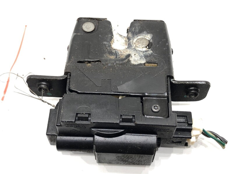 Zámek víka kufru zadní Nissan Qashqai / Qashqai + 2 I (J10, NJ10, JJ10E) 2006 - 2014 90502EY10D