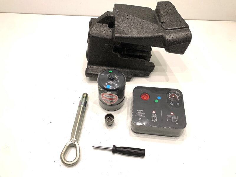 Sada nářadí BMW X2 (F39) 2017 - 2022 6872424