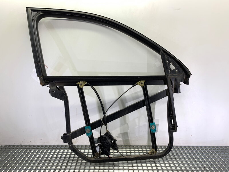 Stahovačka okna pravá přední VW Touareg (7LA, 7L6, 7L7) 2002 - 2013 3D1959792E 0130821765