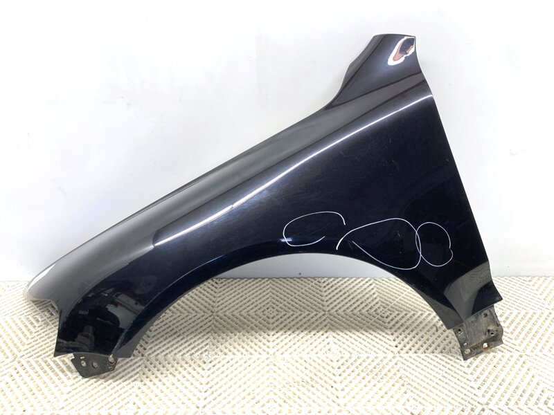 Blatník levý přední VW Touareg (7LA, 7L6, 7L7) 2002 - 2013 LC9Z