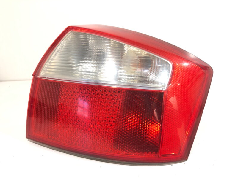 Světlo pravé zadní Audi A4 B6 (8E2) 2000 - 2005