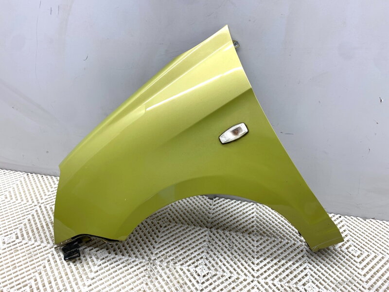 Blatník levý přední KIA Picanto I (SA) 2004 - 2012 Y2