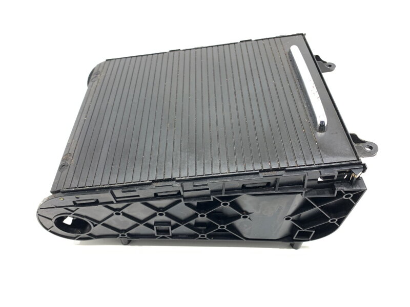 Držák NA nápoje VW Passat B6 (3C2) 2005 - 2010 3C0858329A