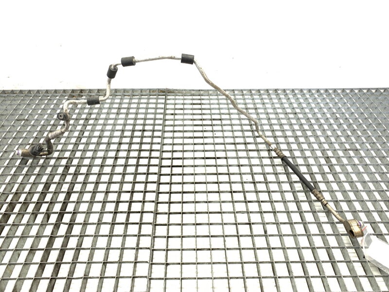 Hadice klimatizace VW Golf V (1K1) 2003 - 2010 1K0820741Q