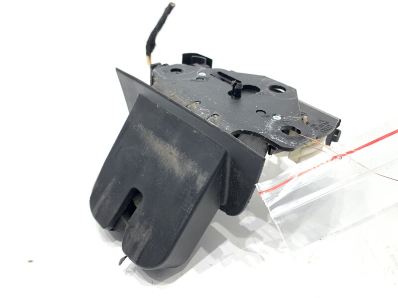 Zámek víka kufru zadní Audi Q7 (4LB) 2006 - 2016 8P4827505C