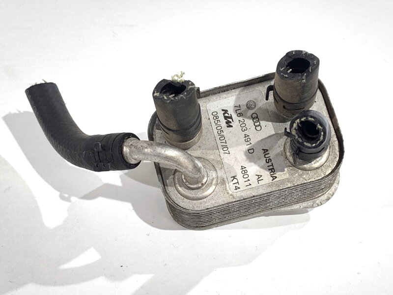 Chladiček oleje Audi Q7 (4LB) 2006 - 2016 7L6203491D