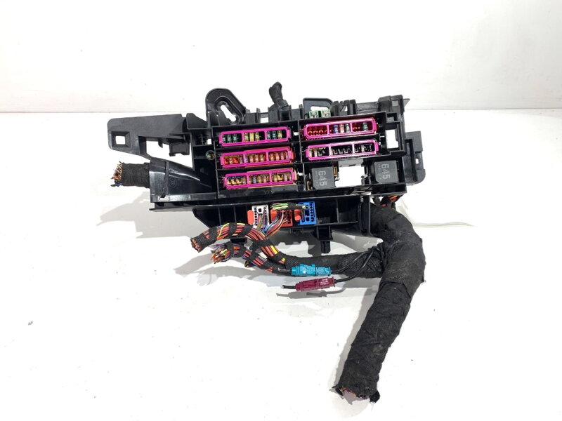 Pojistková skříňka Audi A4 B9 Avant (8W5, 8WD) 2015 - 2025 8W0971845AJ