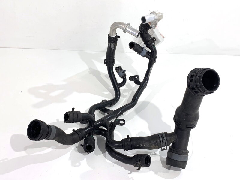 Hlavní potrubí vody Audi A4 B9 Avant (8W5, 8WD) 2015 - 2025 04L122157CA