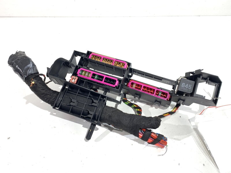 Pojistková skříňka Audi A4 B9 Avant (8W5, 8WD) 2015 - 2025 8W0971845AT