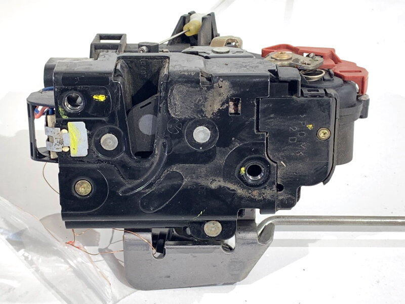 Zámek dveří pravý přední Audi A4 B6 (8E2) 2000 - 2005 4B1837016E