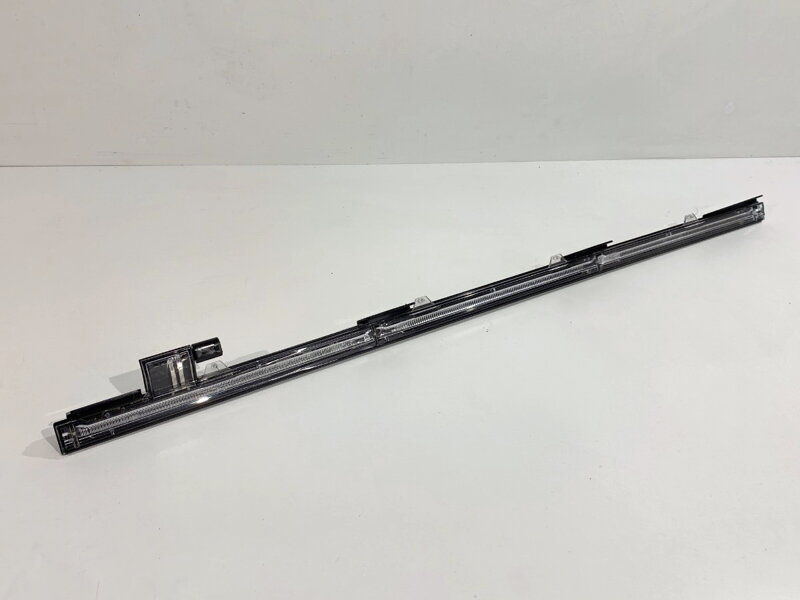 Osvětlení prahu přední levé přední Mercedes-benz GLE (V167) 2018 - A1679066302