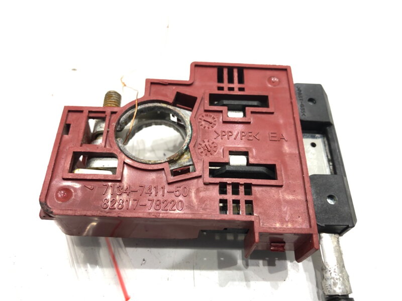 PÓL / svorka (BATERIE) plus Lexus NX (_Z1_) 2014 - 2022 82817-78220