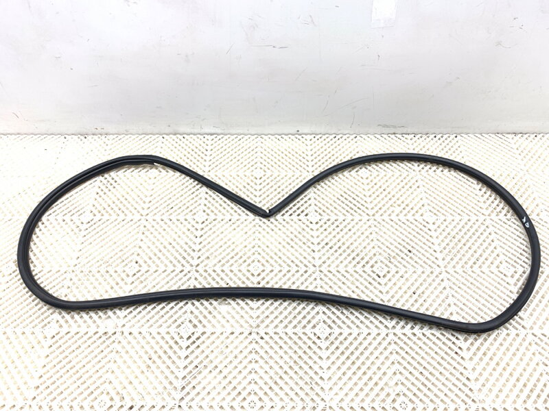 Těsnění dveří přední pravé Lexus NX (_Z1_) 2014 - 2022