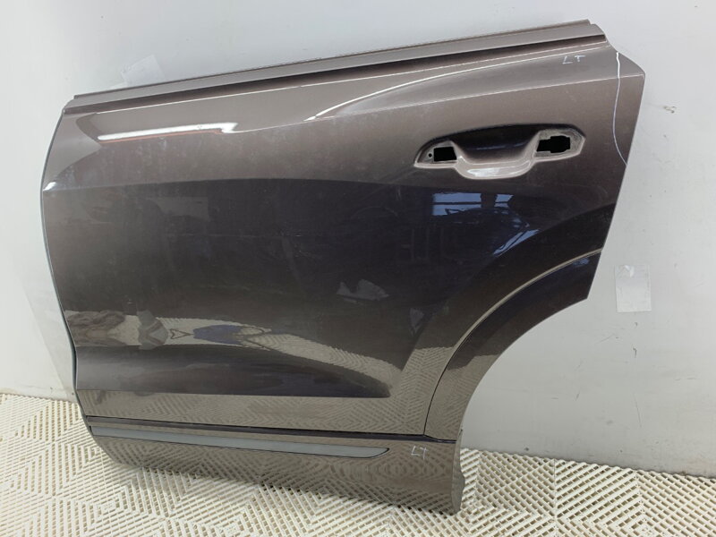 Dveře levé zadní Audi Q8 (4MN) 2018 - 2022 LY8S