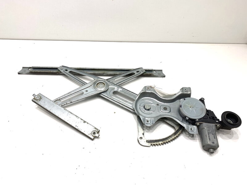 Stahovačka okna pravá přední Toyota Auris (_E18_) 2012 - 2018 85710-0D100