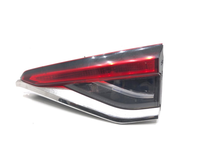Světlo zadní pravé vnitřní Toyota Corolla Sedan (_E21_) 2019 - 2022 81580-02C31