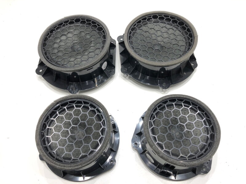 Reproduktory sada Audi Q8 (4MN) 2018 - 2022 4M8035411