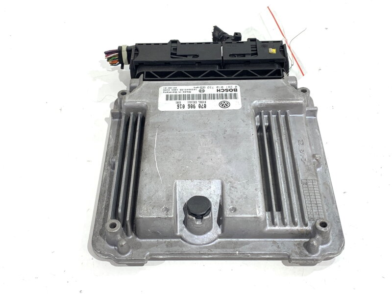 Řídicí jednotka motoru VW Transporter V Autobus (7HB, 7HJ, 7EB, 7EJ) 2003 - 2015 070906016 0281010732