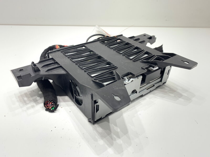 Čtečka navigace Audi Q8 (4MN) 2018 - 2022 4K0035064A