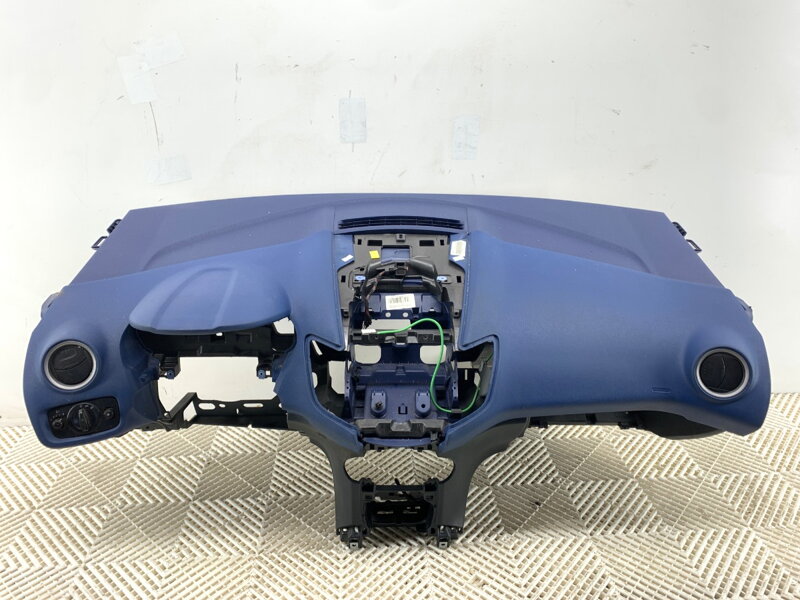 Palubní deska / kokpit Ford Fiesta VI (CB1, CCN) 2008 - 2022