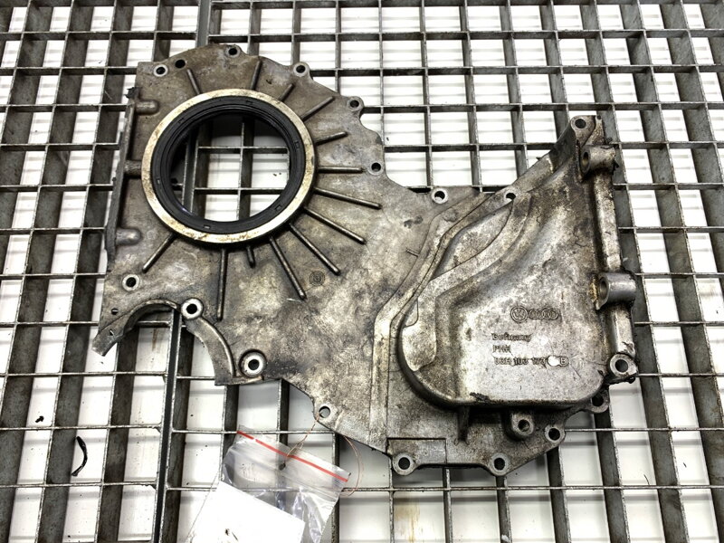 Víko / kryt ventilů VW Touareg (7LA, 7L6, 7L7) 2002 - 2013 03H103173B