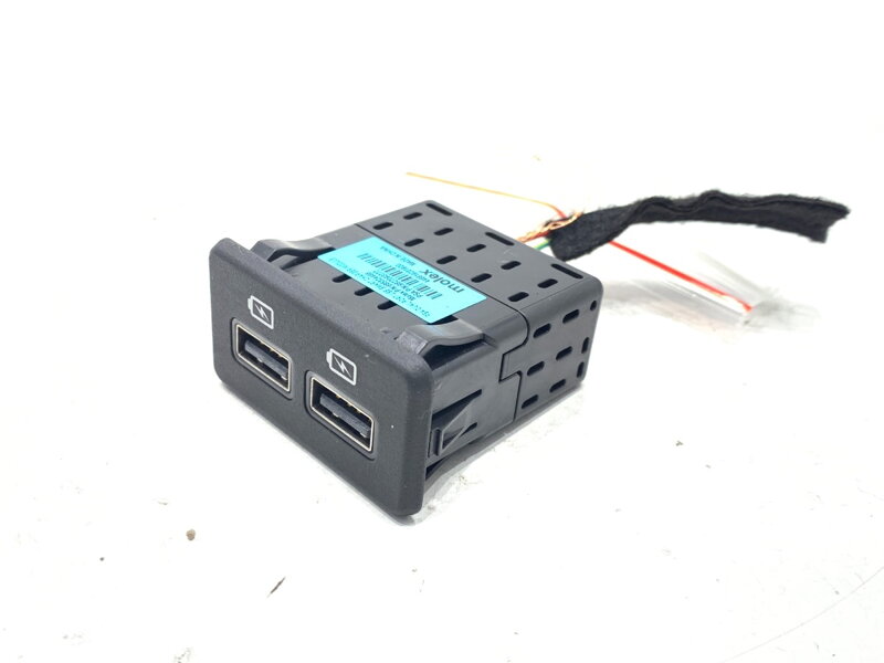 Zásuvka / uložení USB Peugeot 508 SW II (FC_, FJ_, F4_) 2018 - 2022 9827093777