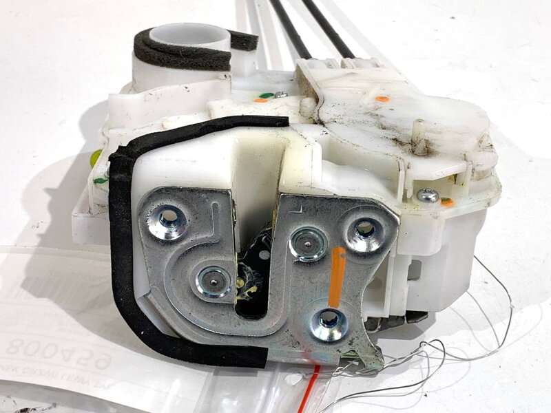 Zámek dveří levý zadní Mitsubishi Mirage / Space Star VI Liftback (A0_A) 2012 - 2022