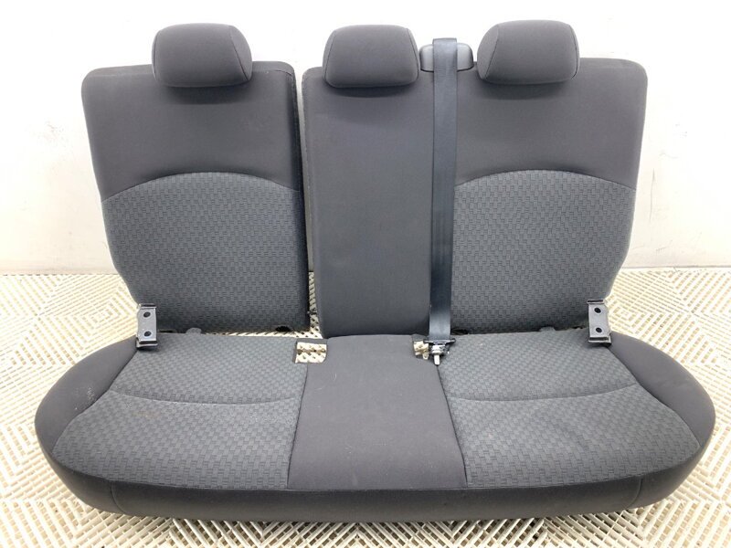 Lavice / sedačka druhý řada Mitsubishi Mirage / Space Star VI Liftback (A0_A) 2012 - 2022