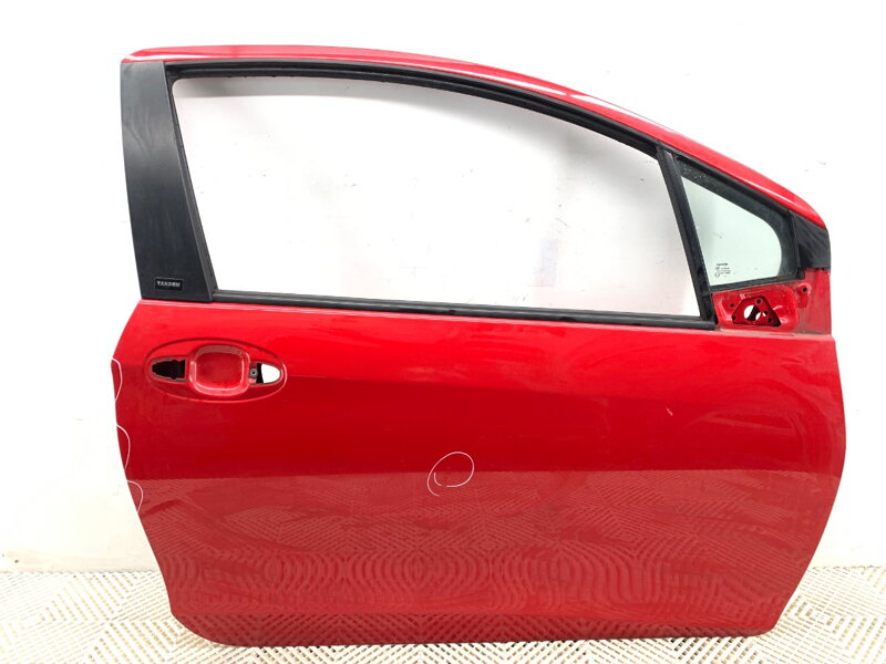 Dveře pravé přední Toyota Yaris (_P13_) 2010 - 2022 3P0