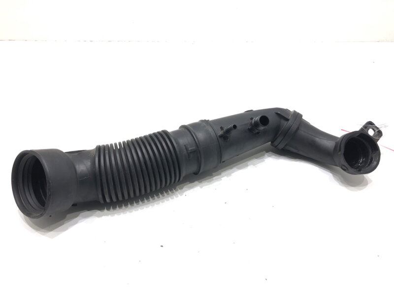 Vzduchové potrubí Peugeot 308 II (LB_, LP_, LW_, LH_, L3_) 2013 - 2021 9807939780