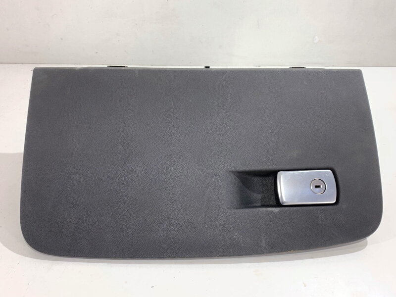 Odkládací schránka spolujezdce BMW 5 (G30, F90) 2016 - 2022