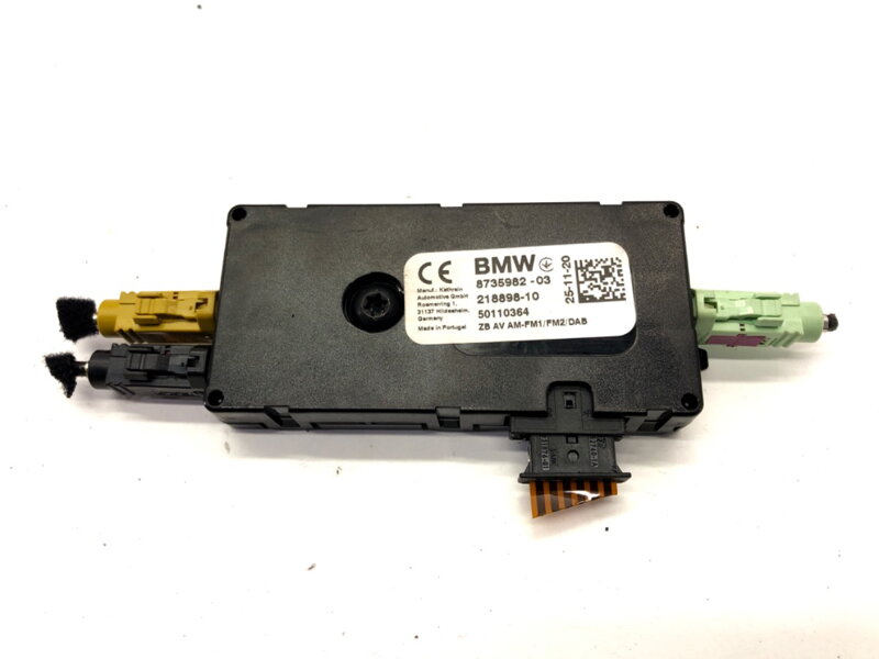 Zesilovač anténní BMW 5 (G30, F90) 2016 - 2022 8735982