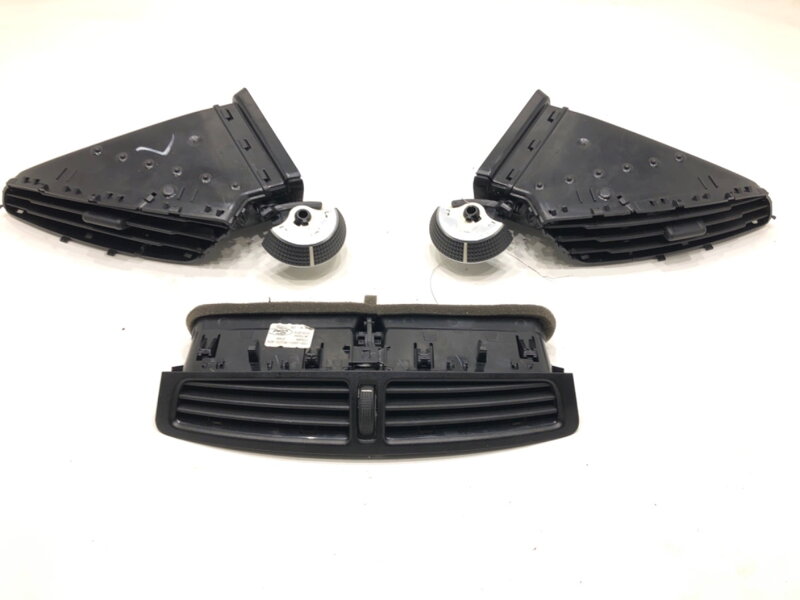 Mřížka ventilace přední sada Ford Kuga II (DM2) 2012 - 2022 AM5T-R01815-AEW