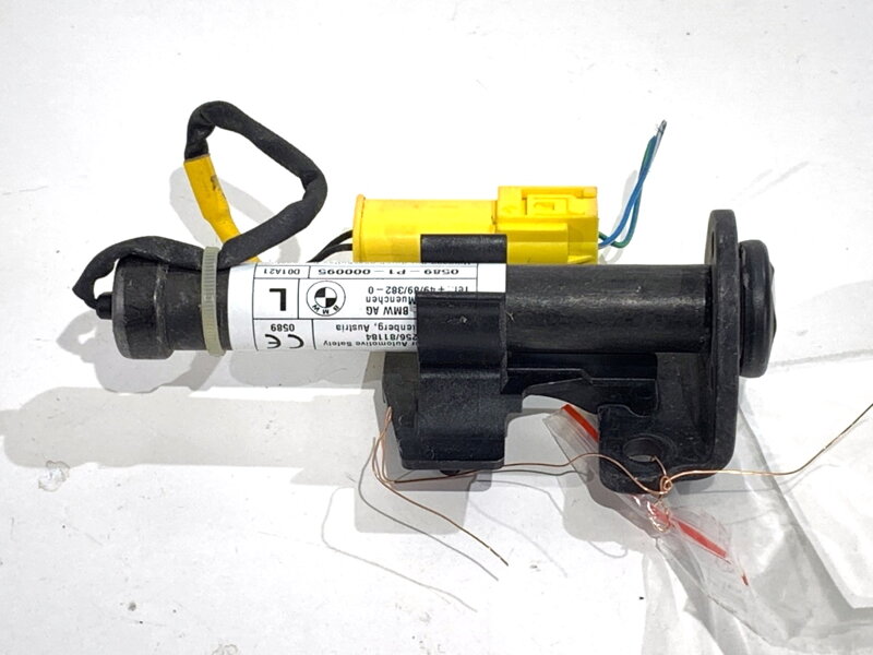 Pyropatrona pyrotechnický kapoty levá BMW 5 (G30, F90) 2016 - 2022 7435797