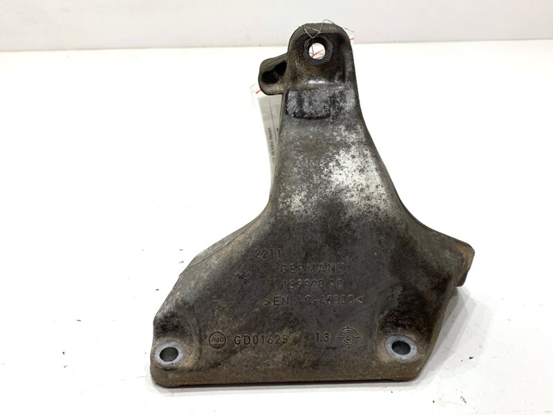 Držák motoru pravý BMW 3 (F30, F80) 2011 - 2018 6857560