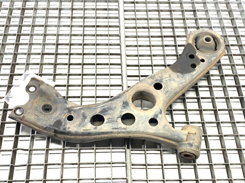 Rameno levé přední Toyota C-hr (_X1_) 2016 - 2022