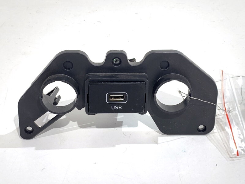 Zásuvka / uložení USB Hyundai I30 Kombi (PDE) 2017 - 2022