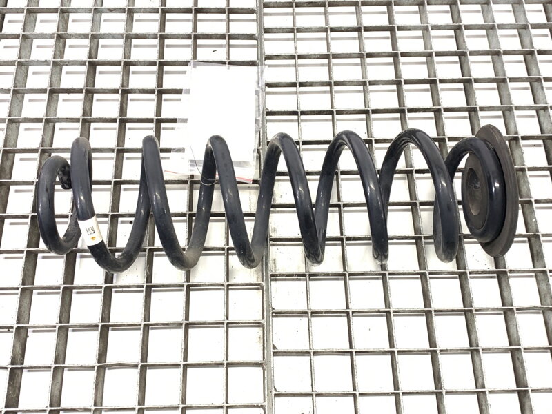 Pružina zadní VW Passat B8 Variant (3G5, CB5) 2014 - 2022 3Q0511115