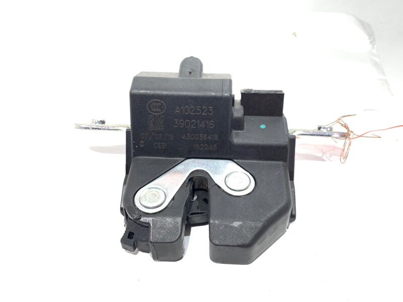 Zámek víka kufru zadní Opel Corsa E (X15) 2014 - 2022 39021416