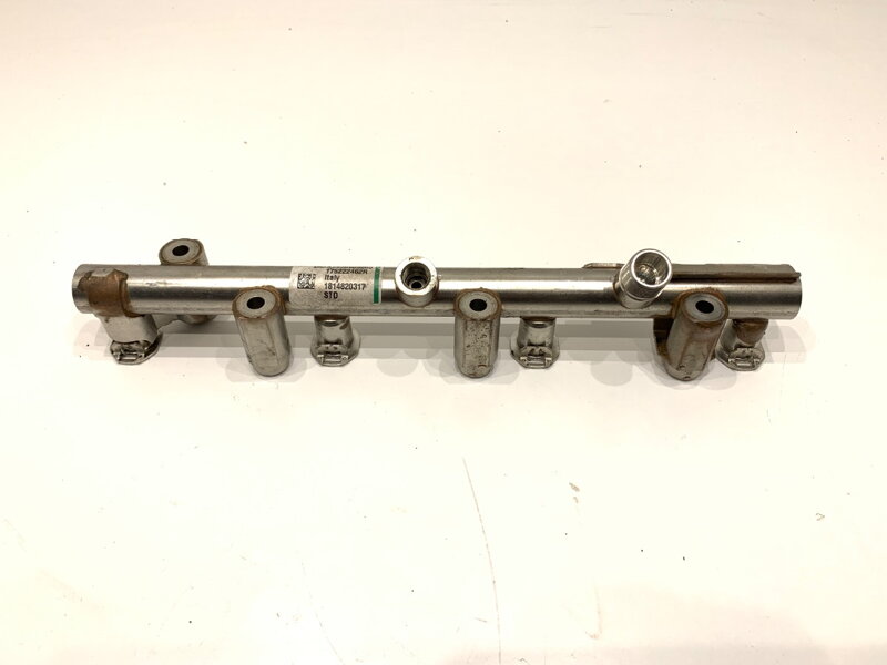 Vstřikovací rampa Renault Grand Scénic IV (R9_) 2016 - 2022 A2820703200